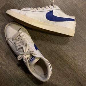 Nike men’s blazer low blue white. Size 7. Retro.